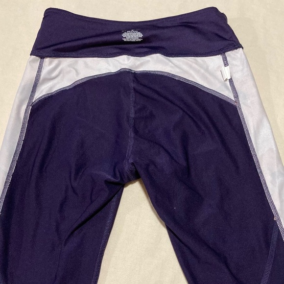 Tek Gear Leggings Size Small Womens Mid Rise Capri Floral Purple Workout Gear - Picture 9 of 13